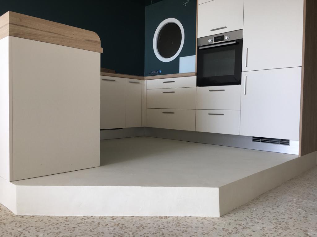 Ilot de cuisine dans le Gard - Couleur ivoire 131