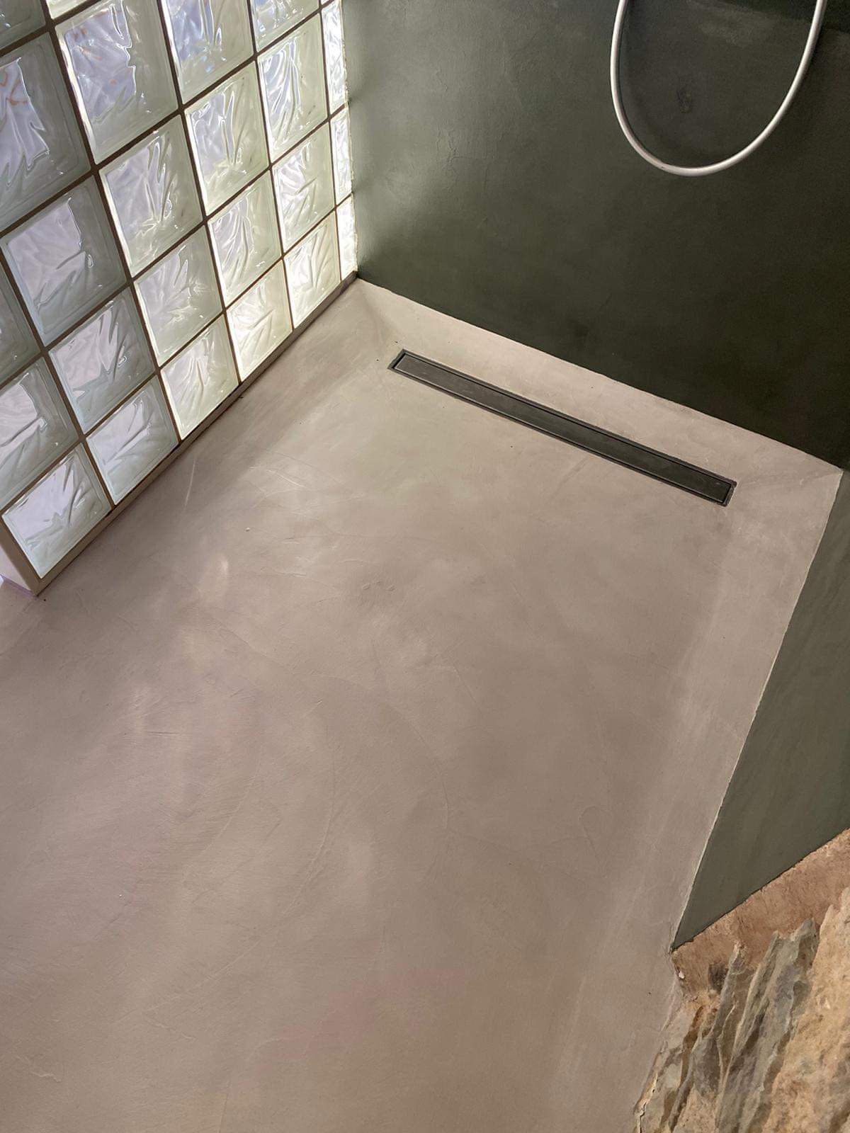 Douche dans la Drôme